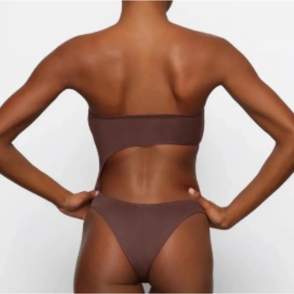 SKIMS nwt strapless